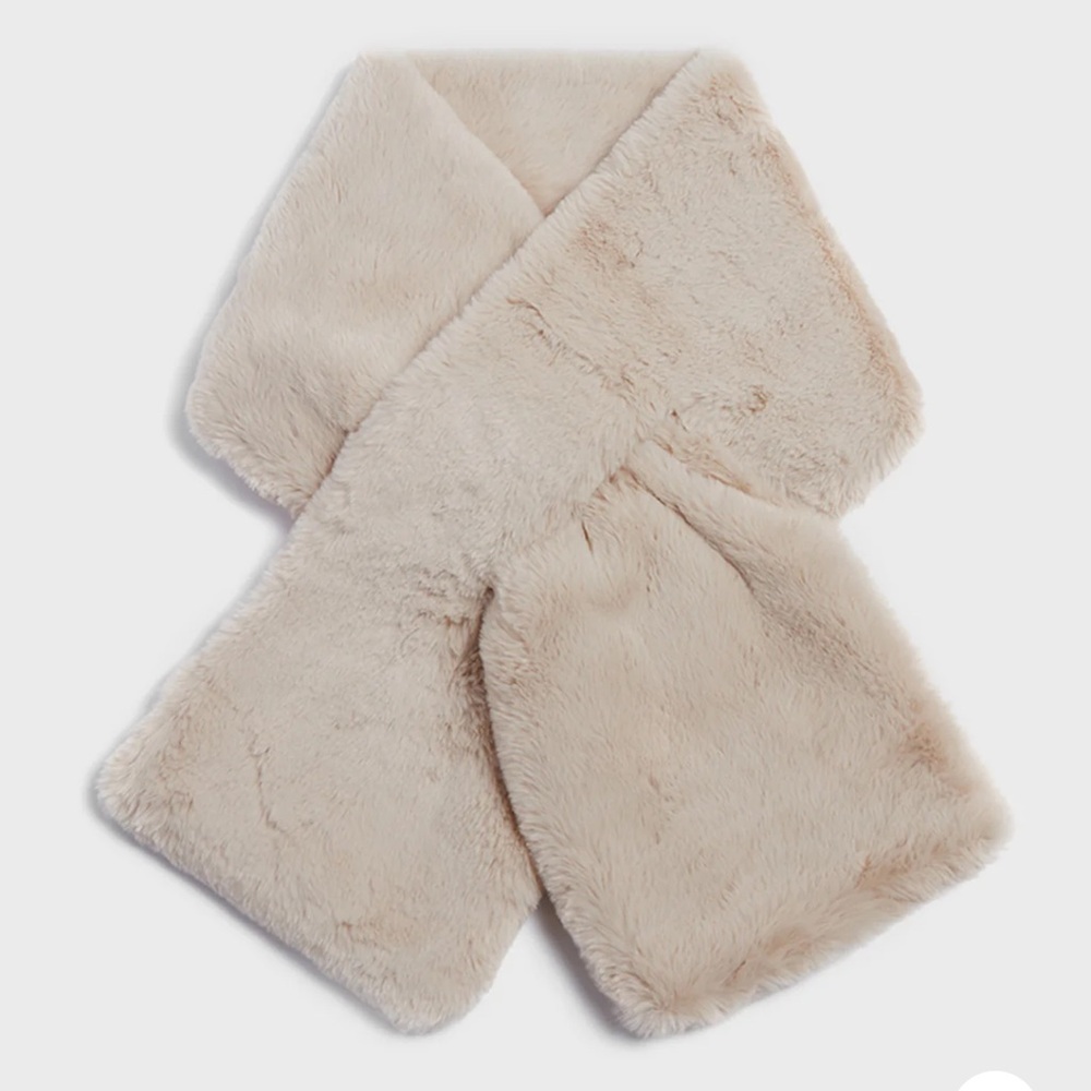 Apparis scarf NWT